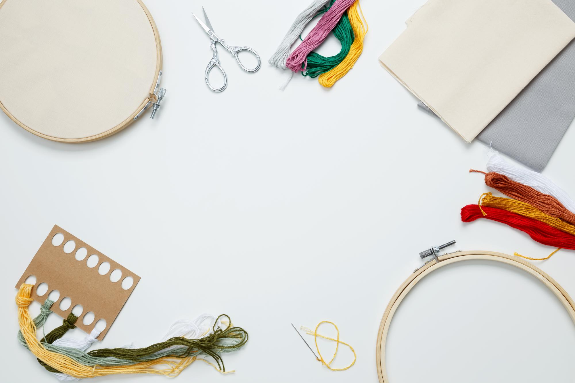 atelier workspace with threads and hoops